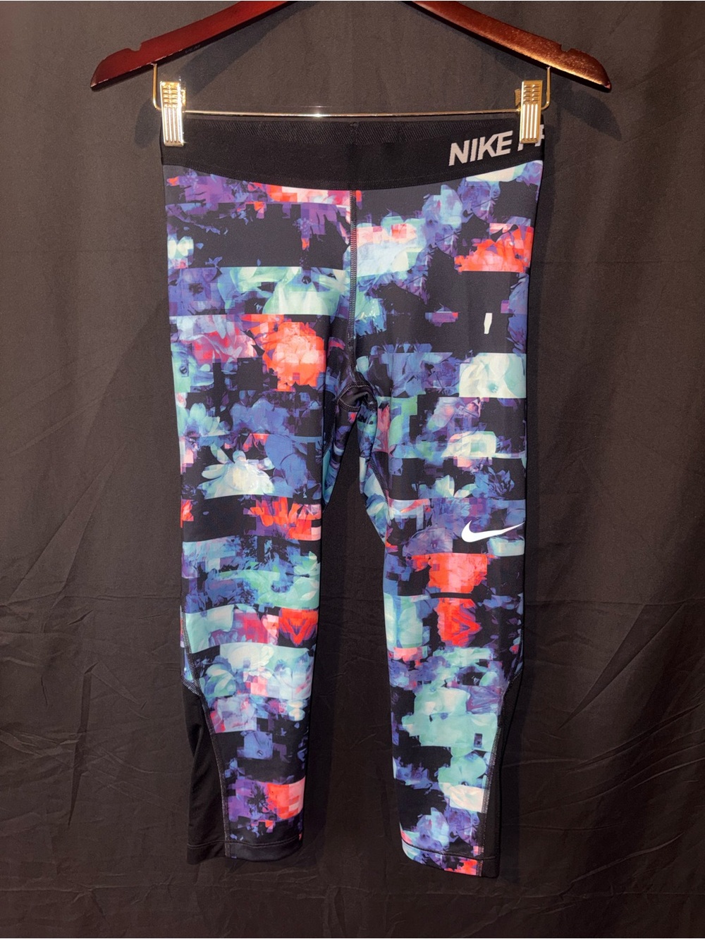 Nike Pro Capri Flower Jams Leggings